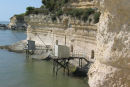 Kalkskrænterne ved Meschers-sur-Gironde var også flotte fra landsiden. Her et par af de specielle fiskerhytter med de store fiskenet.