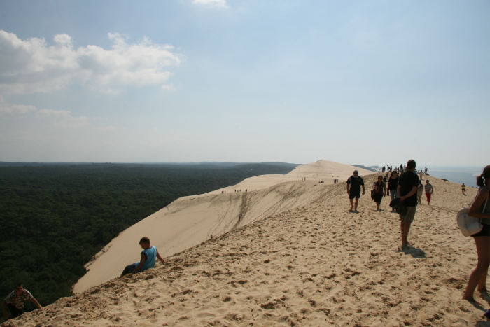 Dune du Pyla er Europas største vandreklit. Den er 2,7 kilometer lang, 500 meter bred og 117 meter høj. Den skulle indeholde 60 milioner m3 sand. 