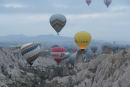 Billeder fra ballonturen fra Göreme i Kappadokien. Vi fløj mellem bjergene, ofte helt nede i dalene.