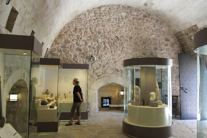 Den gamle borg i Marmaris er indrettet som museum og har en udstilling af bl.a. de fund, der er gjort ved udgravningen af Knidos, som vi besøgte nogle dage senere.