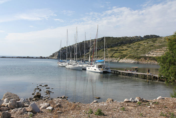 Broen i Knidos, hvor vi lå. I baggrunden ses den gamle mole, der har set bedre dage; men den stammer vist også fra den periode, hvor romerne herskede over området.  