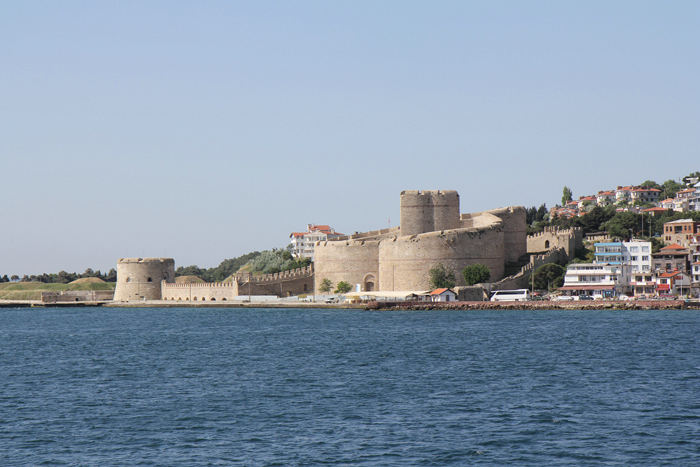Den gamle fæstning i Kilitbahir på Gallipoli Halvøen. Der lå en tilsvarende fæstning i Canakkale, så de kunne forsvare Dardaneller Strædet og forhindre adgangen til Istanbul og Sorte Havet. 