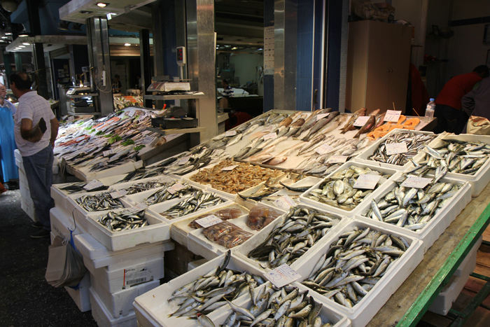 Markedet i Kapani bydelen i Thessaloniki havde også en stor fiskeafdeling. Godt, der ikke er lugt på billeder!