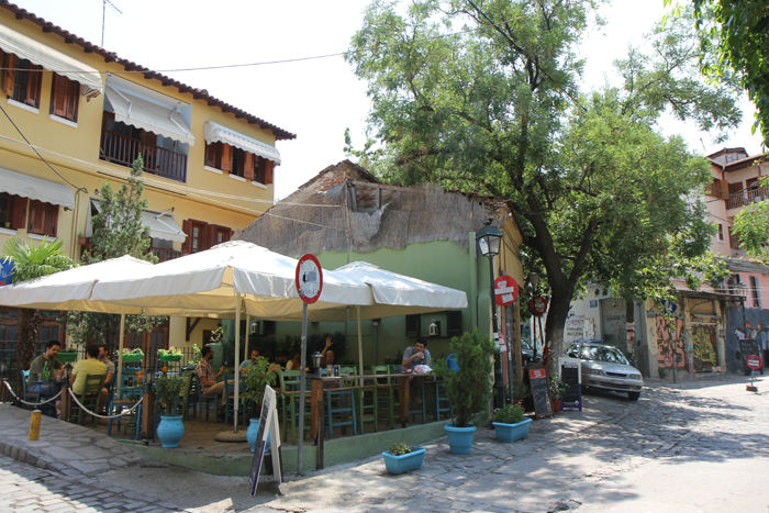 Tsinari er et tyrkisk ord for et specielt træ; for de lokale er det et mødested (under træet), hvor man får en ouzo og lidt mezedes. Den gamle bydel i Thessaloniki.   