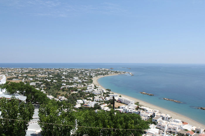 Udsigten oppe fra Skyros Museum ud over Molos by, der ligger lige nord for Chora, hovedbyen på Skyros.  