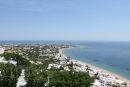Udsigten oppe fra Skyros Museum ud over Molos by, der ligger lige nord for Chora, hovedbyen på Skyros.  