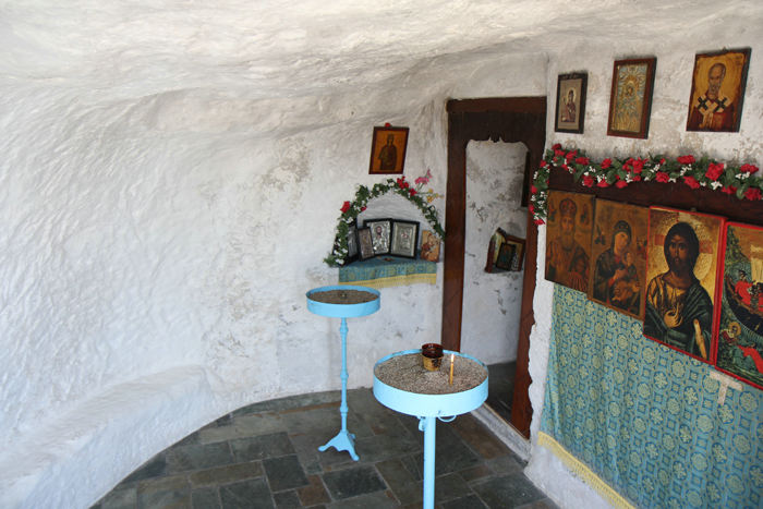 Det indre af St. Nikolaos kirken i Pouria, der ligger på den NØ-lige pynt af Skyros. 
