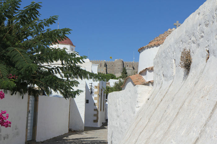 Parti fra Chora på Patmos. I baggrunden skimtes Johannes-Klosteret.