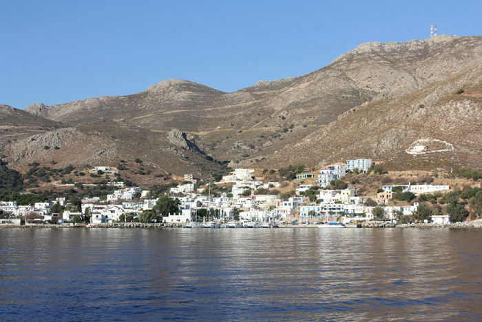 Havnebyen Livadia på Tilos ligger godt beskyttet mod nordenvinden.   