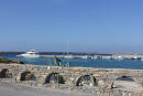 Den fine havn i Fri på Kassos. Her lå vi godt beskyttet af flere lag moler. Vi lå i den inderste del af havnen. Der var ikke mange gæster, så vi lagde os langskibs. 