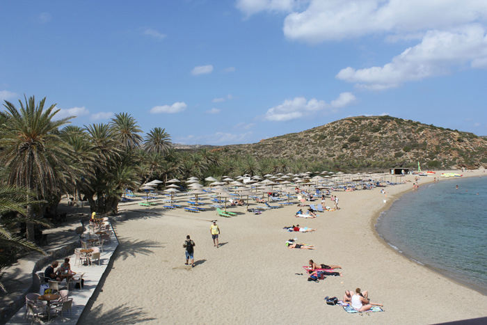 Vai - den berømte og flotte sandstrand omkranset af en skov af palmer. Vi var der lidt uden for turistsæsonen, så der var god plads på stranden. Den ligger på østkysten af Kreta.  