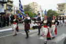 Grækenlands Nationaldag d. 25 april i Agios Nikolaos - her en gruppe unge mennesker i nationaldragter. 