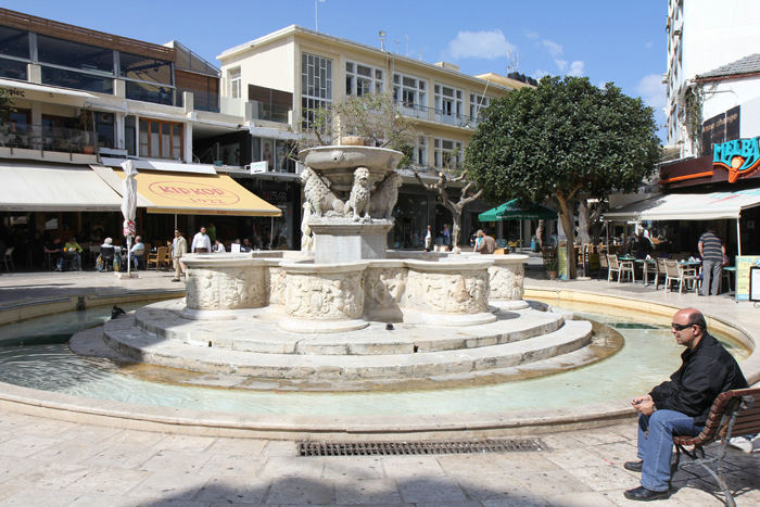 Løve Fontænen på Lions Square i centrum af Heraklion på Kreta er fra 1628.  