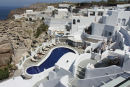 En af de mange swimmingpools på Volcano View Hotel på Santorini; der var poolbar og alt, hvad der hører sig til. 