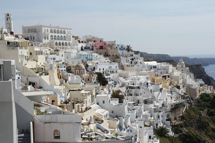 Parti fra Fira på Santorini. Ingen blå kupler, som man ellers ser på alle billeder.
