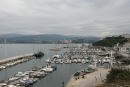 Porcillan marina i Ribadeo set oppe fra San Miguel. På den anden side af floden skimtes byen Figueras.