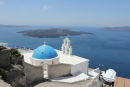 Endelig fandt vi en kirke med en blå kuppel. Det er for øvrigt den kirke, der er billede af på mange postkort og kalendere fra Grækenland. Kirken ligger i Fira på Santorini.