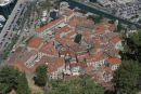 Den gamle bydel i Kotor i Montenegro. Byen er helt omgivet af en høj bymur, der stadig er helt intakt med porte m.m.