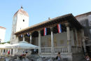 Trogir er også på Unesco,s liste over bevaringsværdige byer. Her den Venetianske Loggia inde i den gamle bydel af Togir.  