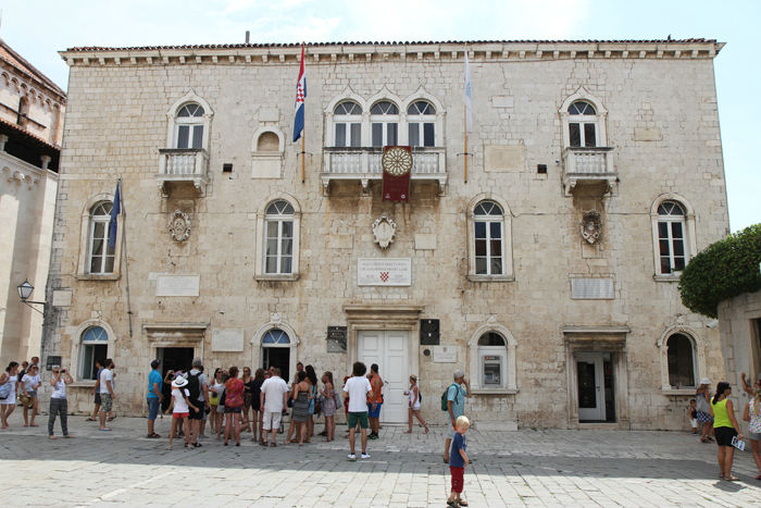 Rådhuset på St. John Square i Trogir. (Foto Jakob)