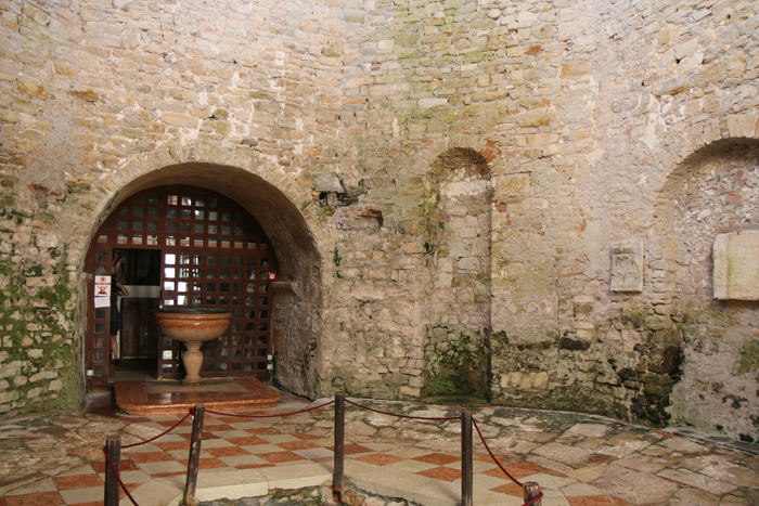 Eufrasius-basilikaen i Porec. Det ottekantede dåbskapel kan føres tilbage til 500-tallet.
