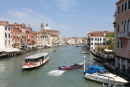 Canal Grande set oppe fra Rialto Broen. 