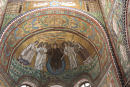 Ravenna er berømt for sine flotte mosaikker. Vi besøgte flere steder, her Neonian Baptistry (et katolsk dåbskapel). Kapellet kan føres tilbage til det 5. århundrede. 