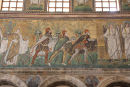 Basilica di Sant'Apollinare Nuovo i Ravenna er fyldt med flotte mosaikker. Her De Tre Vise Mænd, der kommer med gaver til den nyfødte.