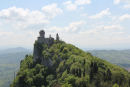 Den gamle by i lilleputstaten San Marino ligger oppe på toppen af en klippe godt beskyttet mod fjender. Byen er beskyttet af 3 tårne, her La Cesta o Fratta (2. tårn). 