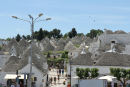 Udsigten ud over trulli husene i Alberobello. Tagene er bygget op af sten uden brug af cement eller mørtel.