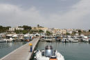Udsigten fra vor plads i marina Santa Maria de Leuca. Der ligger store palæer langs hele havnepromenaden.