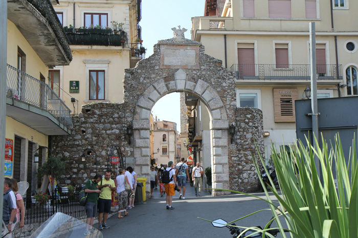 Porta Messina, den nordlige port ind til Taormina. Det var en fint sted, men lidt af et turiststed. 