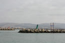 Indsejlingen til Marina di Cala del Sole i Licata på Siciliens sydkyst. Der så lidt forfaldent ud, skiltet var rustet bort, og havnefyrene trængte til at blive rettet op. Der var heller ikke lys i dem.