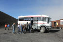 Det er lidt specielle busser, der transporterer folk rund på Etna. De er højbenede og noget mere robuste end normale busser og ikke så komfortable.
