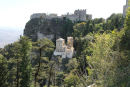 Castello di Venere i Erice. Den ligger helt ude på den østlige spids af klippen, hvorpå man har bygget byen. (Foto Jakob)