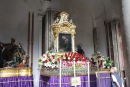 Der er 3 Madonnaer, der har til huse i Chiesa del Purgatorio, hvor alle figurerne opbevares. Hende her skulle allerede på tur om onsdagen. Hun var pyntet og klar.