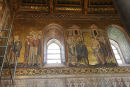 Kirken i Monreale er dekoreret med mosaikker overalt, og mange af mosaikkerne er beklædt med guld. Man kan næsten ’læse’ hele biblen ved at se mosaikkerne.