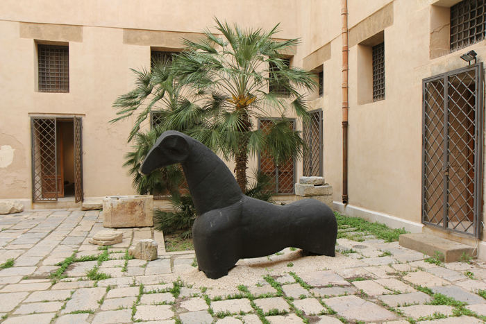 Kunstmuseet i Trapani. Museet er indrettet i et gammelt palæ, der indtil 1967 har været brugt som fængsel. 