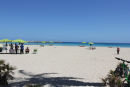 Dagen efter, tirsdag d. 2. maj, var der mere normalt på stranden i San Vito Lo Capo. Vi var spændt på om, det var helligdagen, der havde lokket de mange mennesker til stranden - det var det!