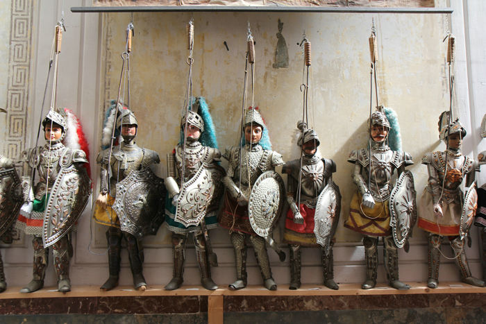 Nogle af de flotte dukker i Museo Internationale delle Marionette i Palermo. Der bliver af og til opført teaterforestillinger med dukkerne på museet.