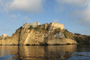 Den gamle fæstning på Punta del Monaci på Procida.