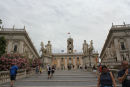 Trappen op til Capitolhøjen med Piazza del Campidoglio og Palazzo Senatorio. Midt på pladsen står en statue af Marcus Aurelius til hest.
