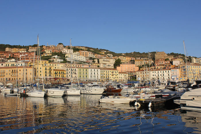 Morgenstemning i havnen i Santo Stefano på Monte Argentario. 