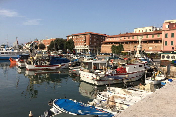 Inderhavnen i Livorno med alle de små lokale fiskerbåde. 