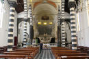 Den flotte kirke i den lille by Monterosso.