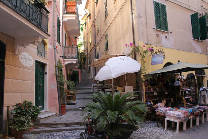 Nogle af de smalle gader i Monterosso.