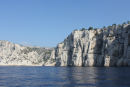 Strækningen mellem Cassis og Cap Croisette kaldes Les Calanques. Kysten består af hvide limsten, hvor havet har gravet dybe fjorde ind i klipperne. Der er mange fine ankerpladser inde i de dybe fjorde.