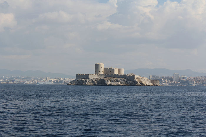 Ile d’If med fæstningen Château d’If, ligger lige uden for Marseille.