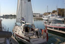 Skipper er ved at afrigge Nausikaa i Port Saint Louis. Sejlene blev vasket, tørret og pakket væk. Næste stop er Navy Service, hvor båden skal på land.