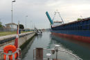 Slusen i Port Saint Louis, der sluser os fra Middelhavet og ind på Rhône floden. Vi blev kun løftet ca. 20 cm. I baggrunden ligger Buena Vista fra Ebeltoft.